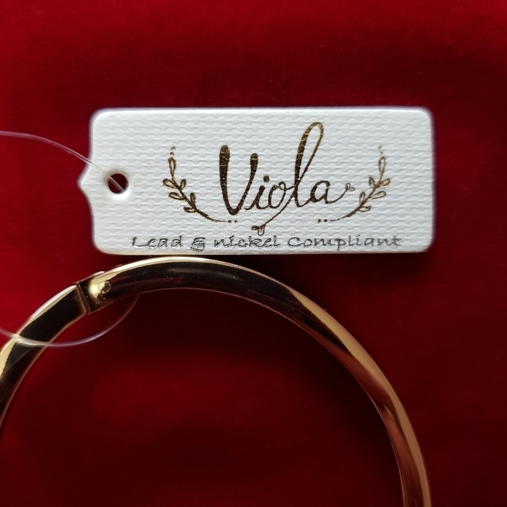 Gold Tone Bracelet - Picture 2 of 11
